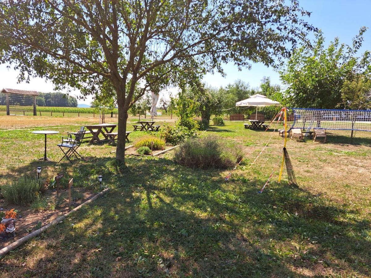 Отель Glamping House Ranc Luze Экстерьер фото