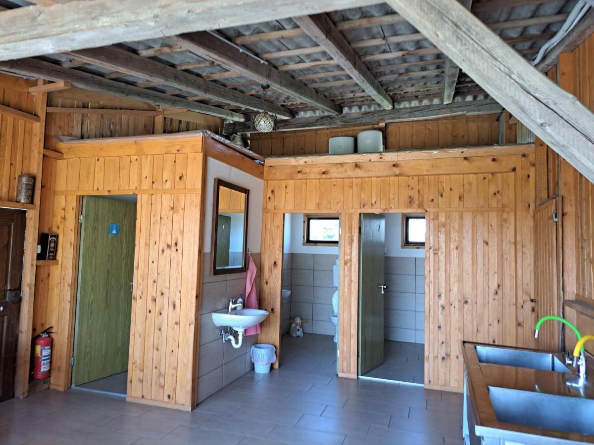 Отель Glamping House Ranc Luze Экстерьер фото